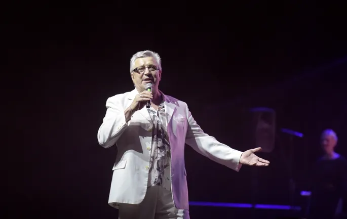 Andris Bērziņš atklāj savas dzīves jaunās aizkulises un stāsta, kāpēc neieradās mātes bērēs