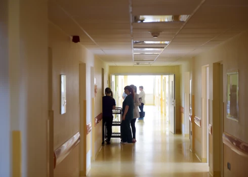 Ar zarnu nūjiņas infekciju slimnīcā nonākuši vēl divi bērni Ar zarnu nūjiņas infekciju slimnīcā nonākuši vēl divi bērni