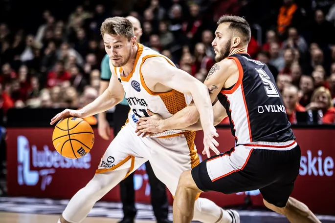Kurucam 18 punkti UCAM uzvarā ACB mačā; Šteinbergam astoņi punkti “Baxi” zaudējumā Kurucam 18 punkti UCAM uzvarā ACB mačā; Šteinbergam astoņi punkti “Baxi” zaudējumā