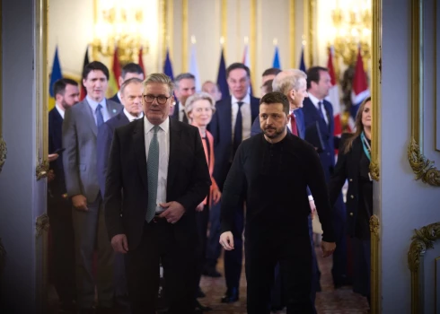 “Maskava saprot tikai vienu valodu!” – Zelenskis un Stārmers aicina paātrināt militāro atbalstu Ukrainai un draud ar jaunām sankcijām Krievijai “Maskava saprot tikai vienu valodu!” – Zelenskis un Stārmers aicina paātrināt militāro atbalstu Ukrainai un draud ar jaunām sankcijām Krievijai