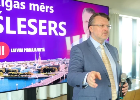 Šlesers norāda, ka atteiksies no potenciālā Rīgas mēra posteņa tikai tad, ja viņam piedāvās kļūt par premjeru Šlesers norāda, ka atteiksies no potenciālā Rīgas mēra posteņa tikai tad, ja viņam piedāvās kļūt par premjeru