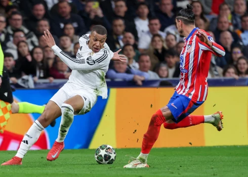 UEFA Čempionu līgas astotdaļfināla Madrides derbijā “Real” pieveic “Atletico”, bet “Arsenal” viesos sabradā PSV UEFA Čempionu līgas astotdaļfināla Madrides derbijā “Real” pieveic “Atletico”, bet “Arsenal” viesos sabradā PSV