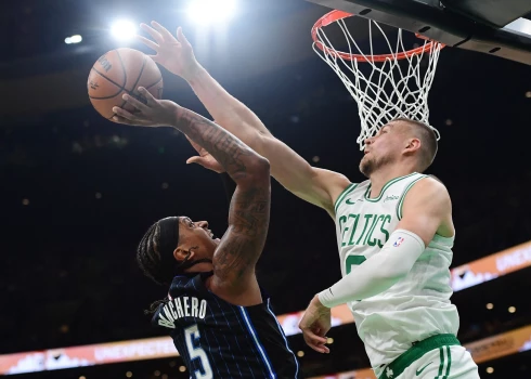 Porziņģis pieticīgs uzbrukumā, bet lielisks aizsardzībā; “Celtics” izslēgšanas spēles sāk ar pārliecinošu uzvaru Porziņģis pieticīgs uzbrukumā, bet lielisks aizsardzībā; “Celtics” izslēgšanas spēles sāk ar pārliecinošu uzvaru