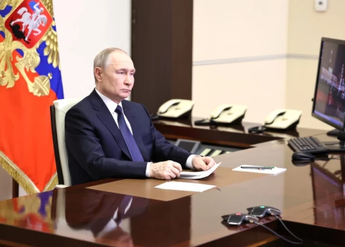 Putins izsludina īslaicīgu uguns pārtraukšanu Putins izsludina īslaicīgu uguns pārtraukšanu
