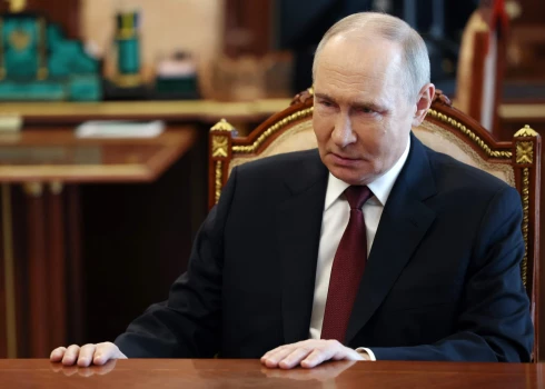 Putins izsludina “Lieldienu pamieru”, bet jau runā par pārkāpumiem Putins izsludina “Lieldienu pamieru”, bet jau runā par pārkāpumiem