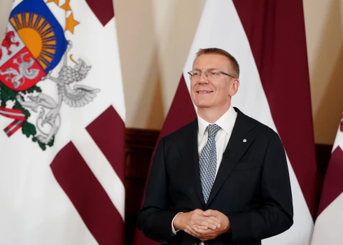 Edgars Rinkēvičs sveic Māmiņdienā: “Mammas ir jāmīl un jālutina katru dienu”