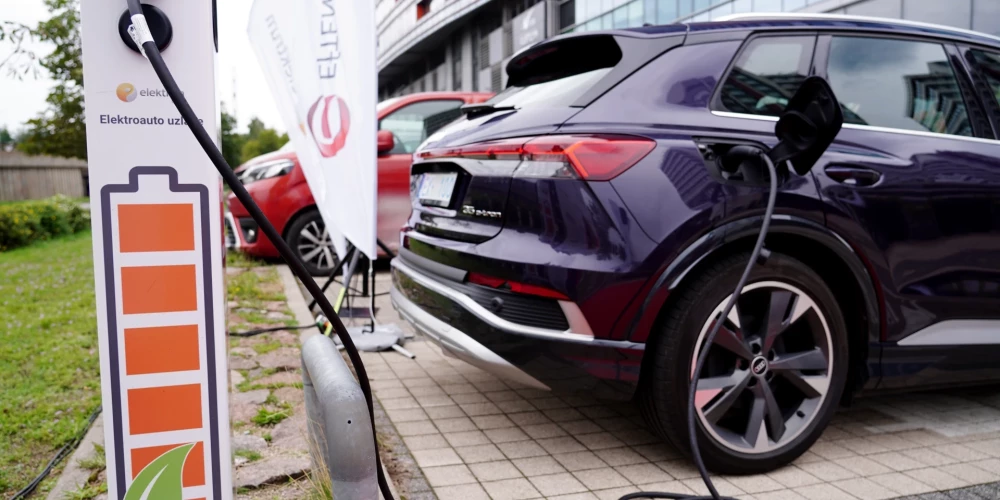 Eksperti brīdina: pieaugot elektroauto skaitam, palielinās arī risks, par kuru daudzi neaizdomājas